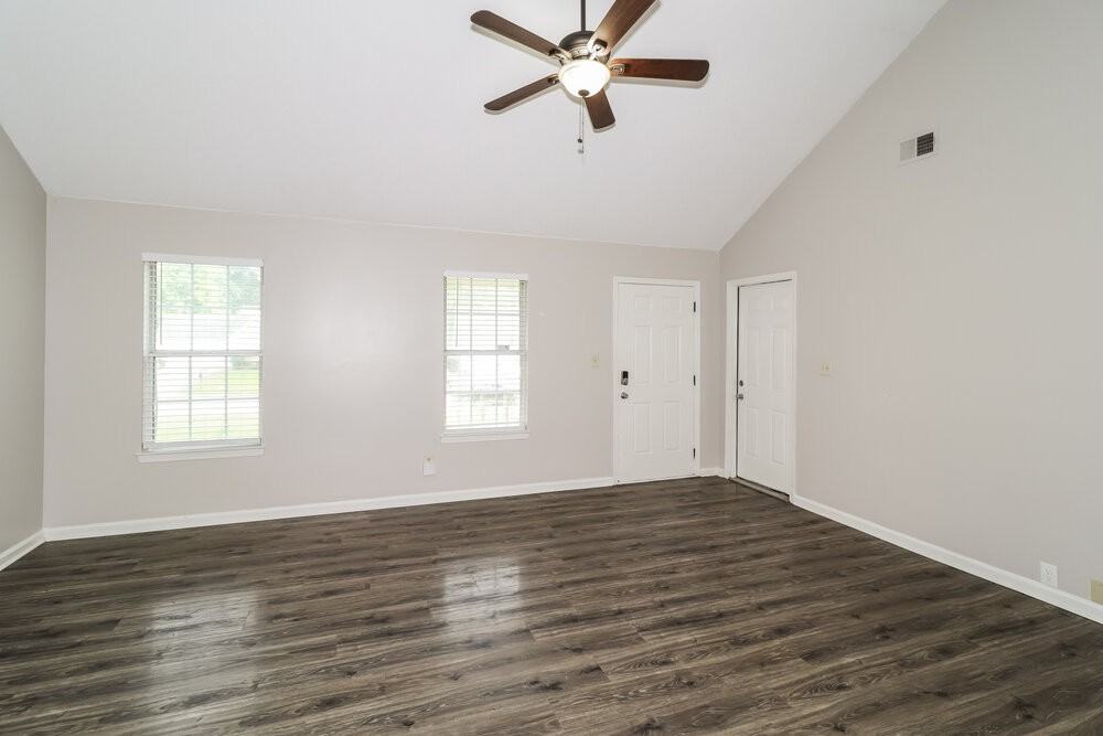 1886 Towson Ln - Photo 4 of 16