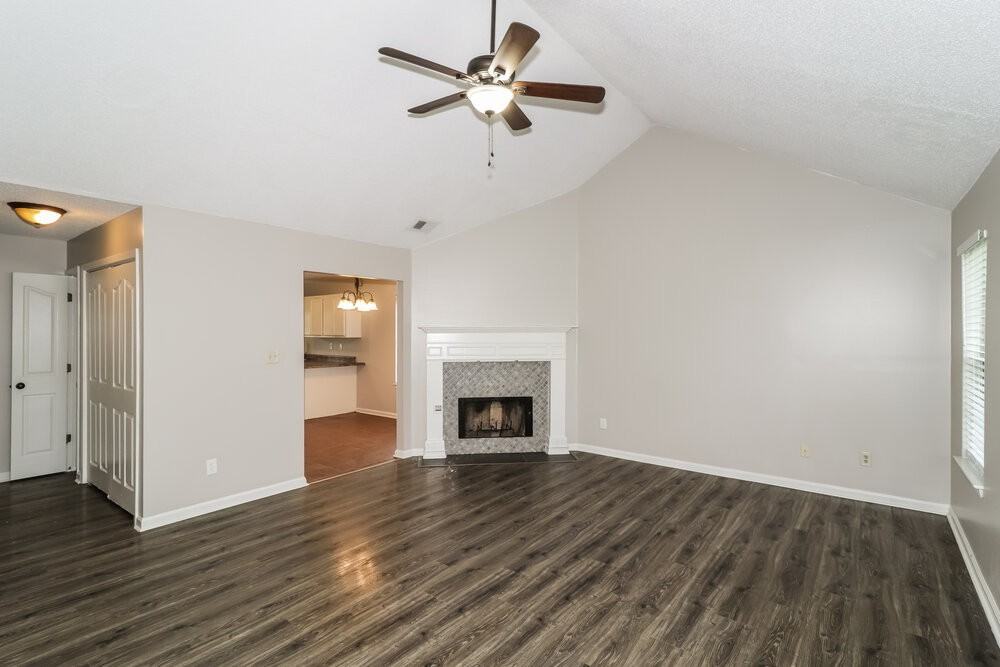 1886 Towson Ln - Photo 5 of 16
