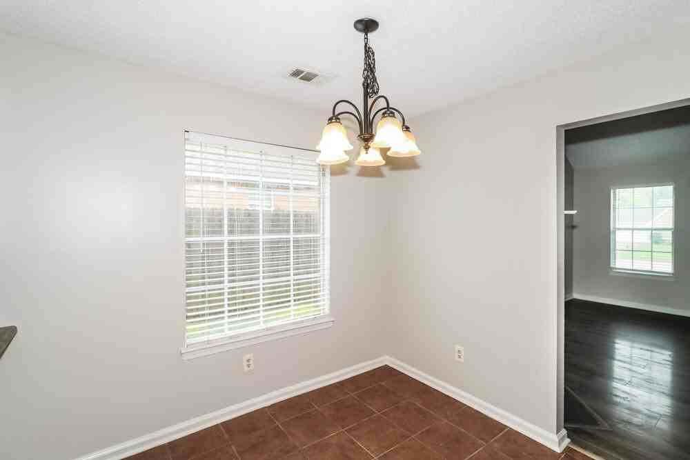 1886 Towson Ln - Photo 6 of 16
