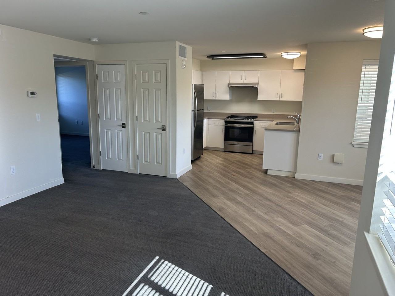 445 Southwest Blvd #8 - Photo 7 of 20