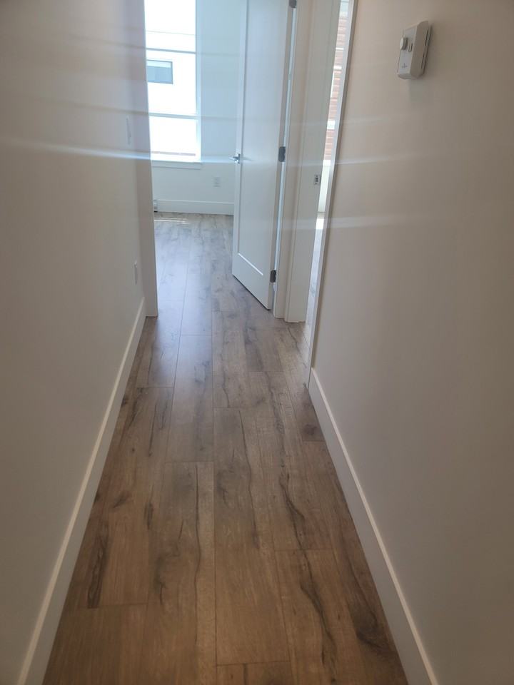6338 King George Boulevard - Photo 7 of 11