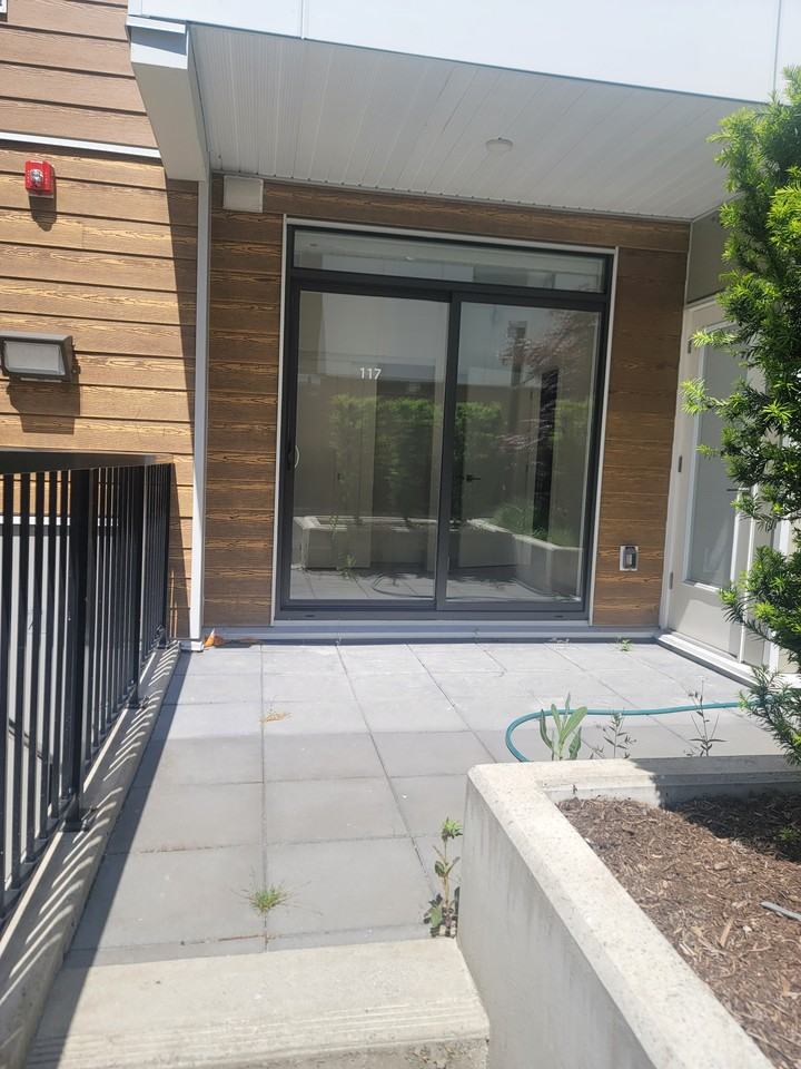 6338 King George Boulevard - Photo 2 of 11