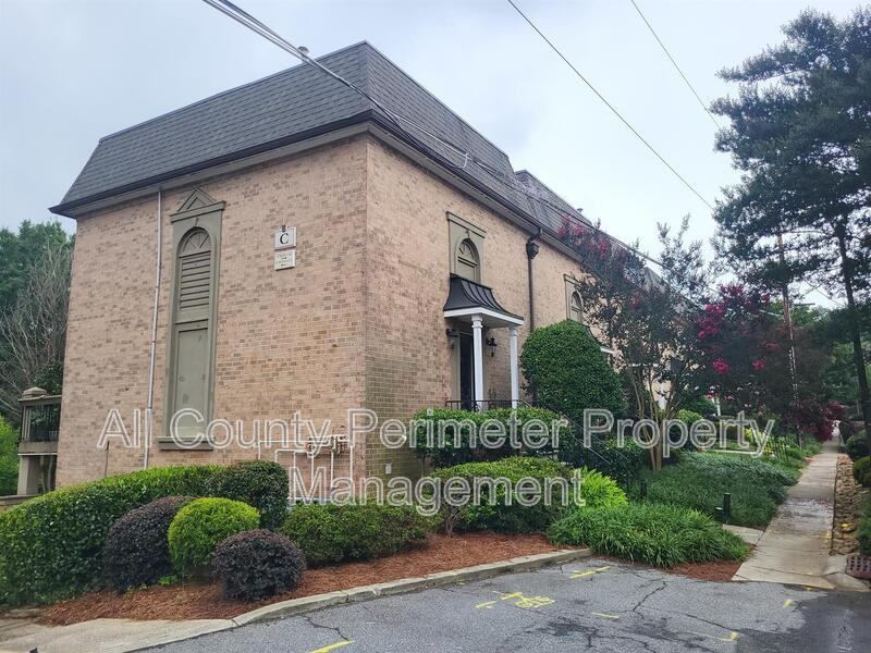 6980 Roswell Rd #C5 - Photo 2 of 17