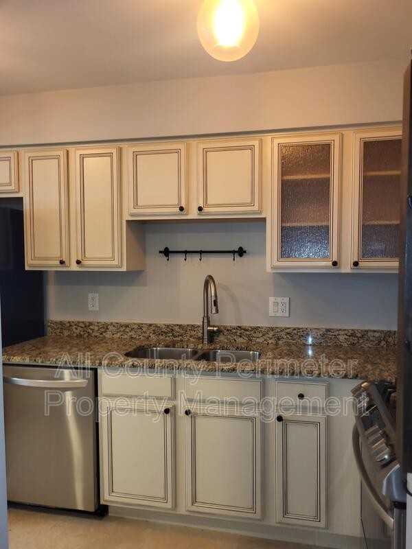 6980 Roswell Rd #C5 - Photo 6 of 17