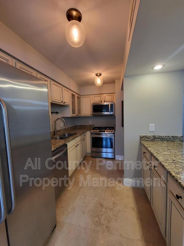 6980 Roswell Rd #C5 - Photo 7 of 17
