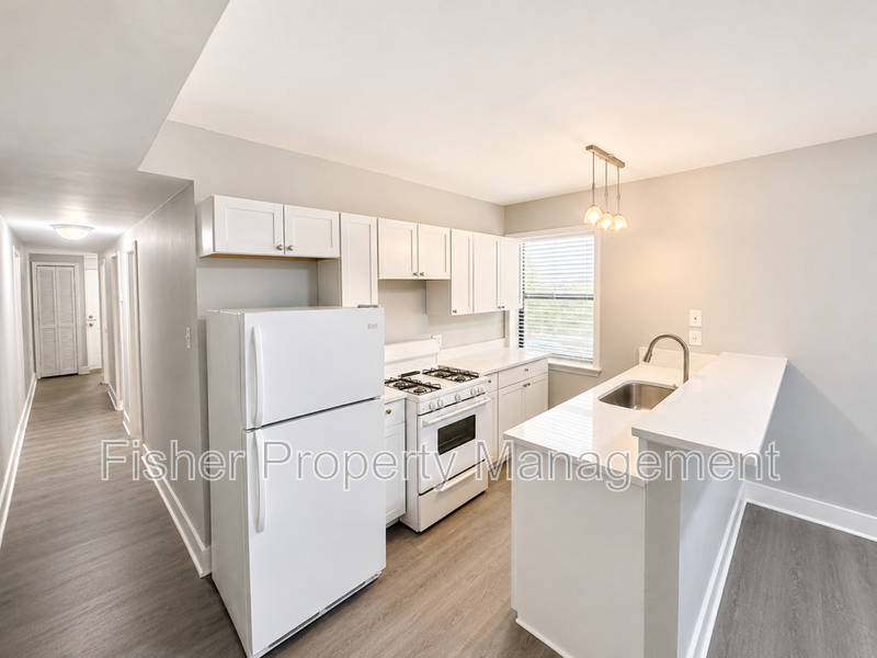 3018 Ellwood Ave #1 - Photo 4 of 14