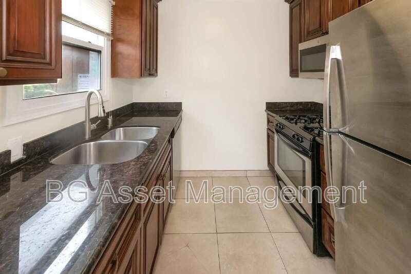 2301 8th St - Photo 4 of 21