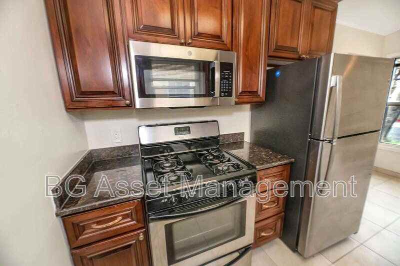 2301 8th St - Photo 5 of 21