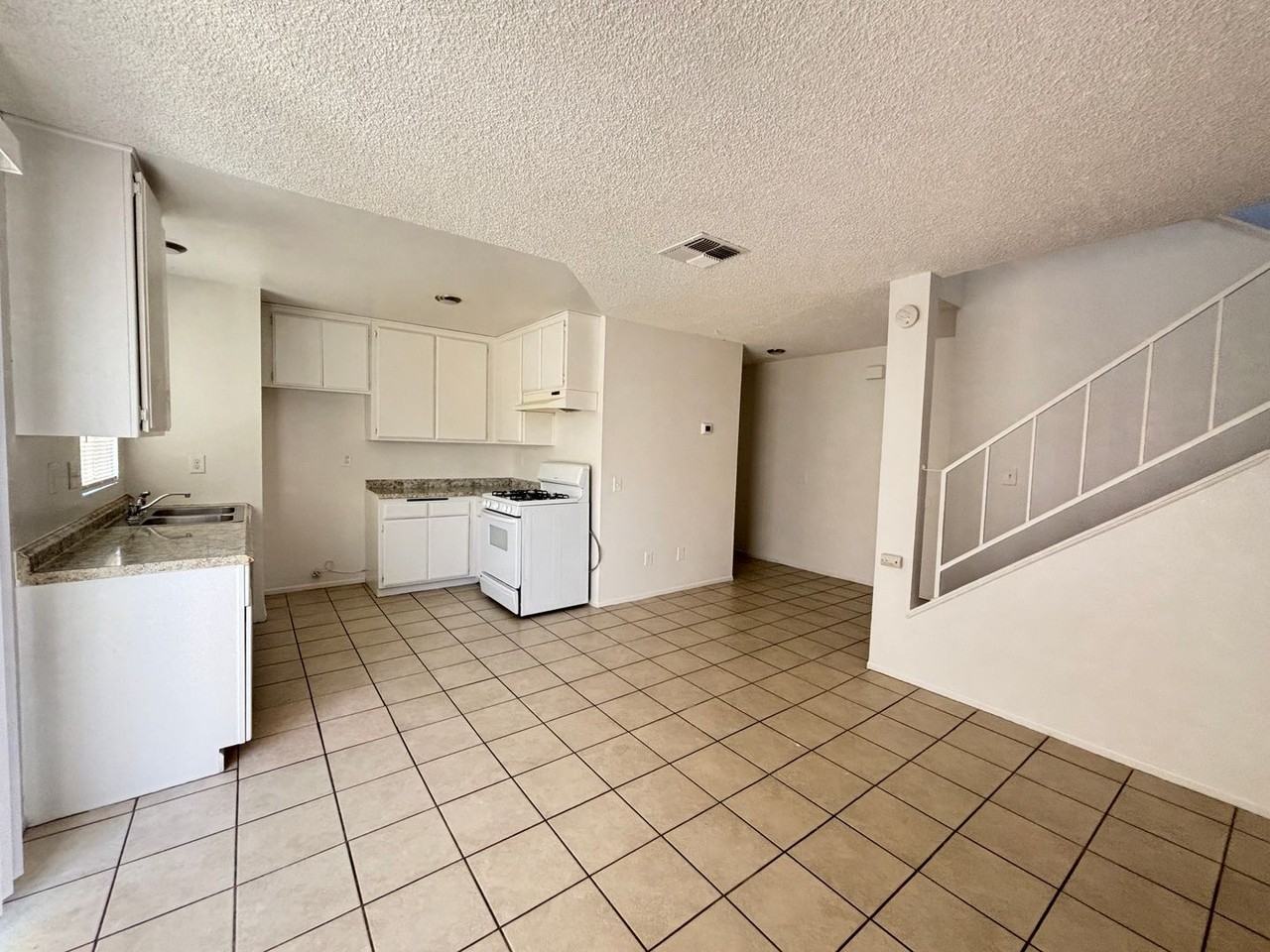 38729 11th St E #17 - Photo 5 of 16