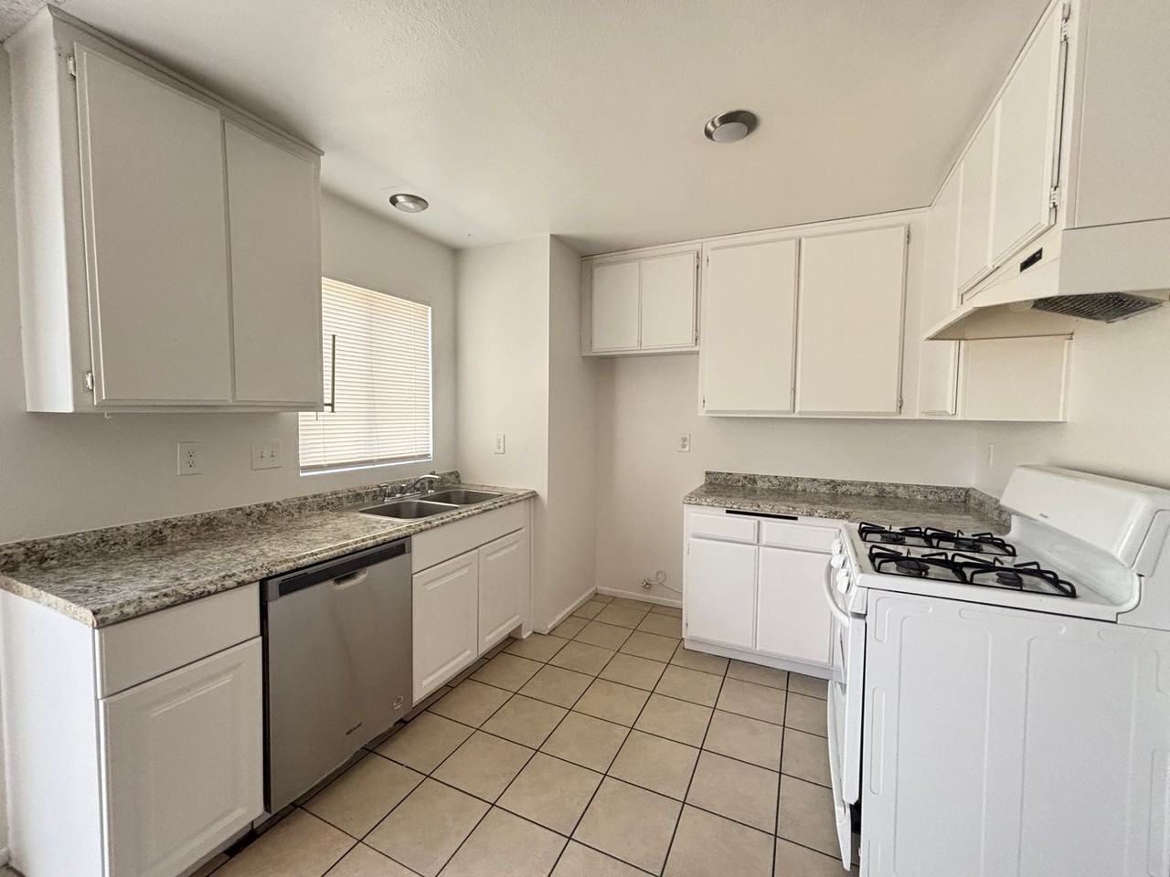 38729 11th St E #17 - Photo 7 of 16