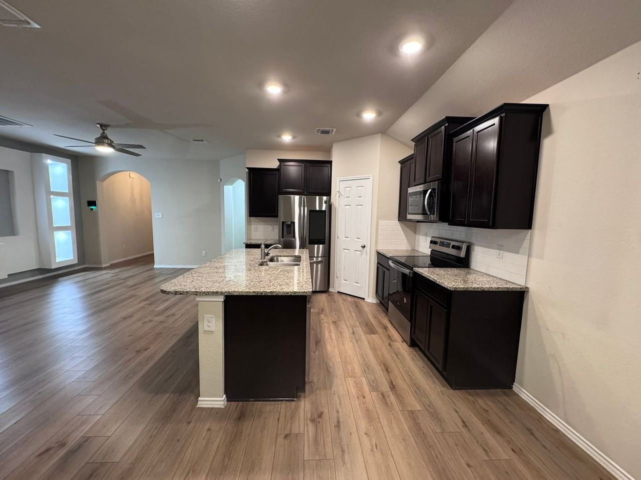 1812 Bee Creek Loop - Photo 7 of 34