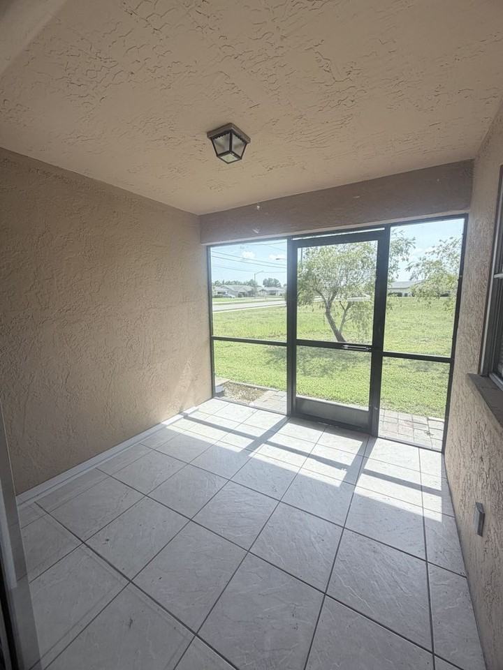 923 Gleason Pkwy #6 - Photo 4 of 18