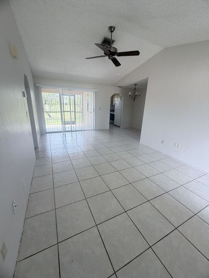 923 Gleason Pkwy #6 - Photo 7 of 18