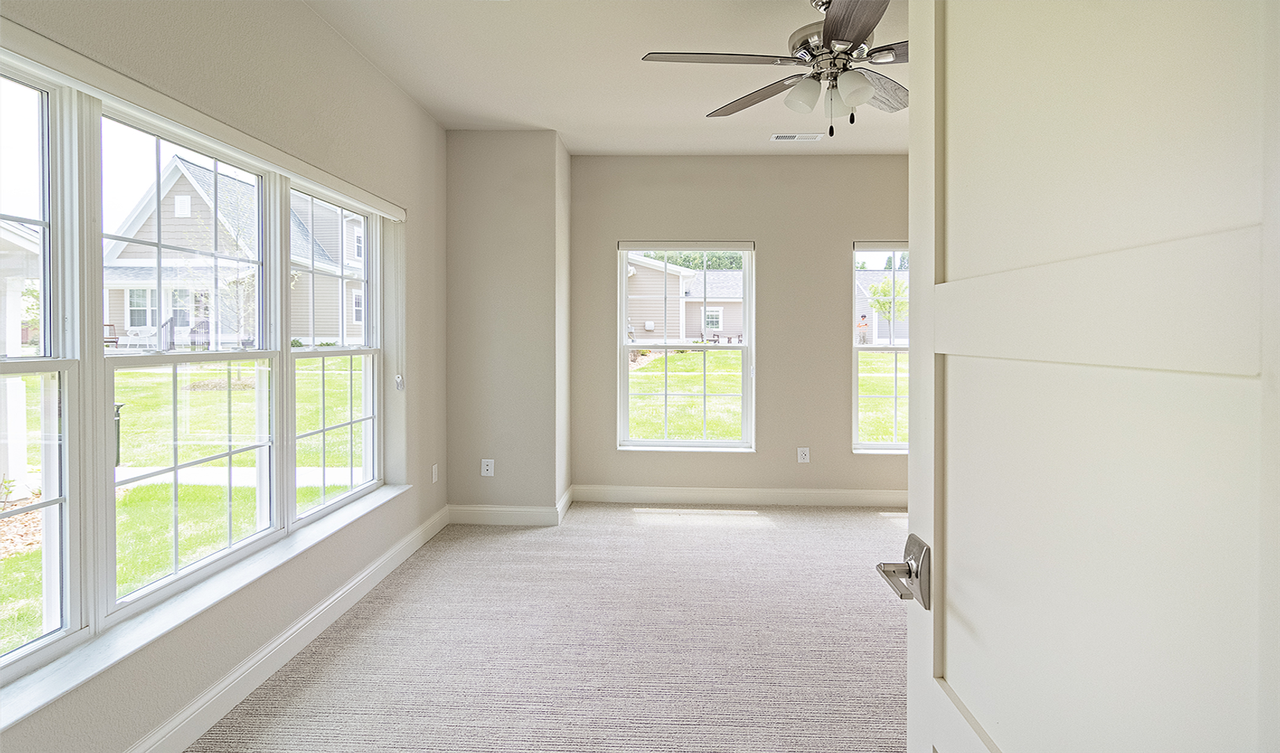 W62N438 Hanover Ave - Photo 2 of 33