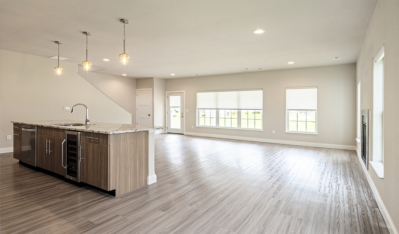 W62N438 Hanover Ave - Photo 3 of 33