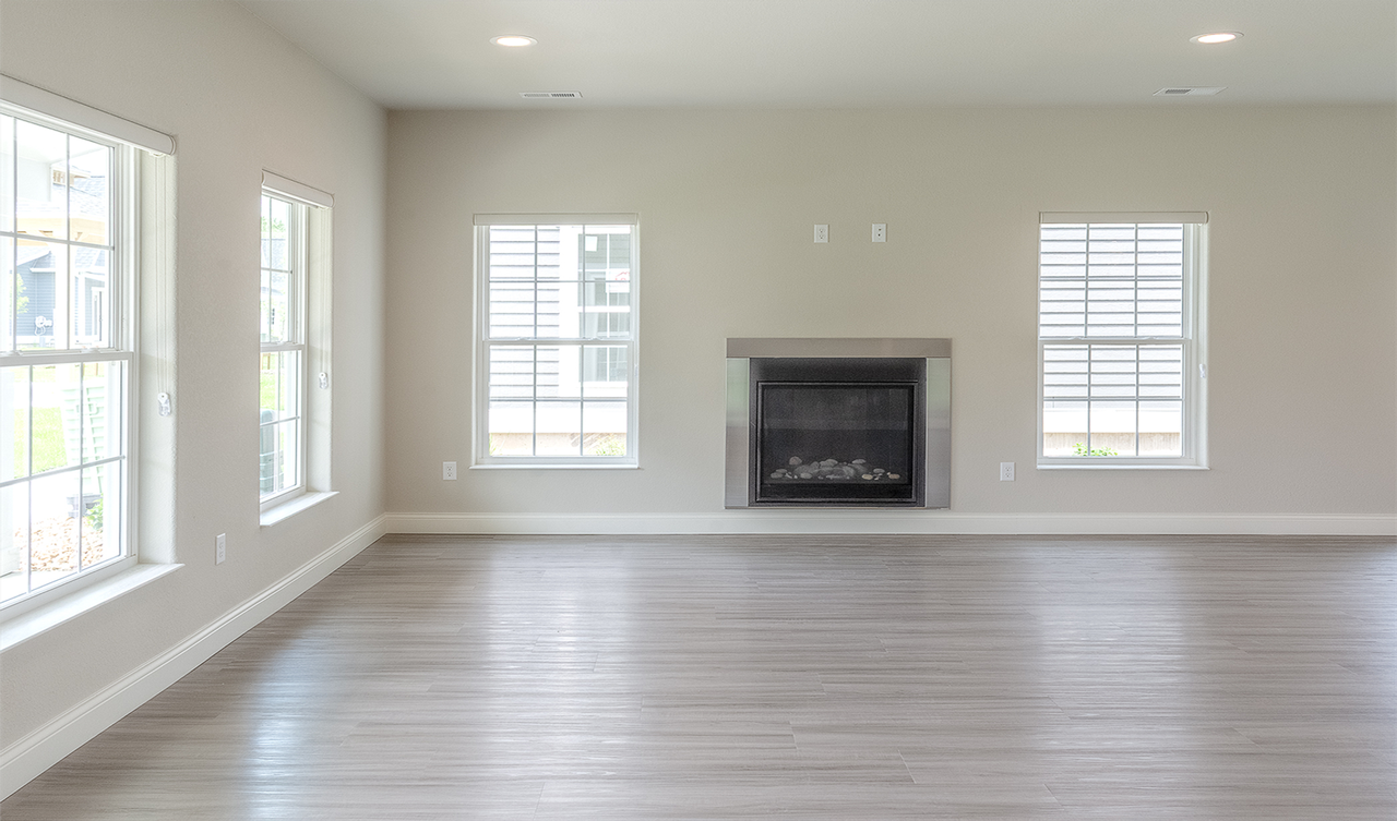 W62N438 Hanover Ave - Photo 4 of 33