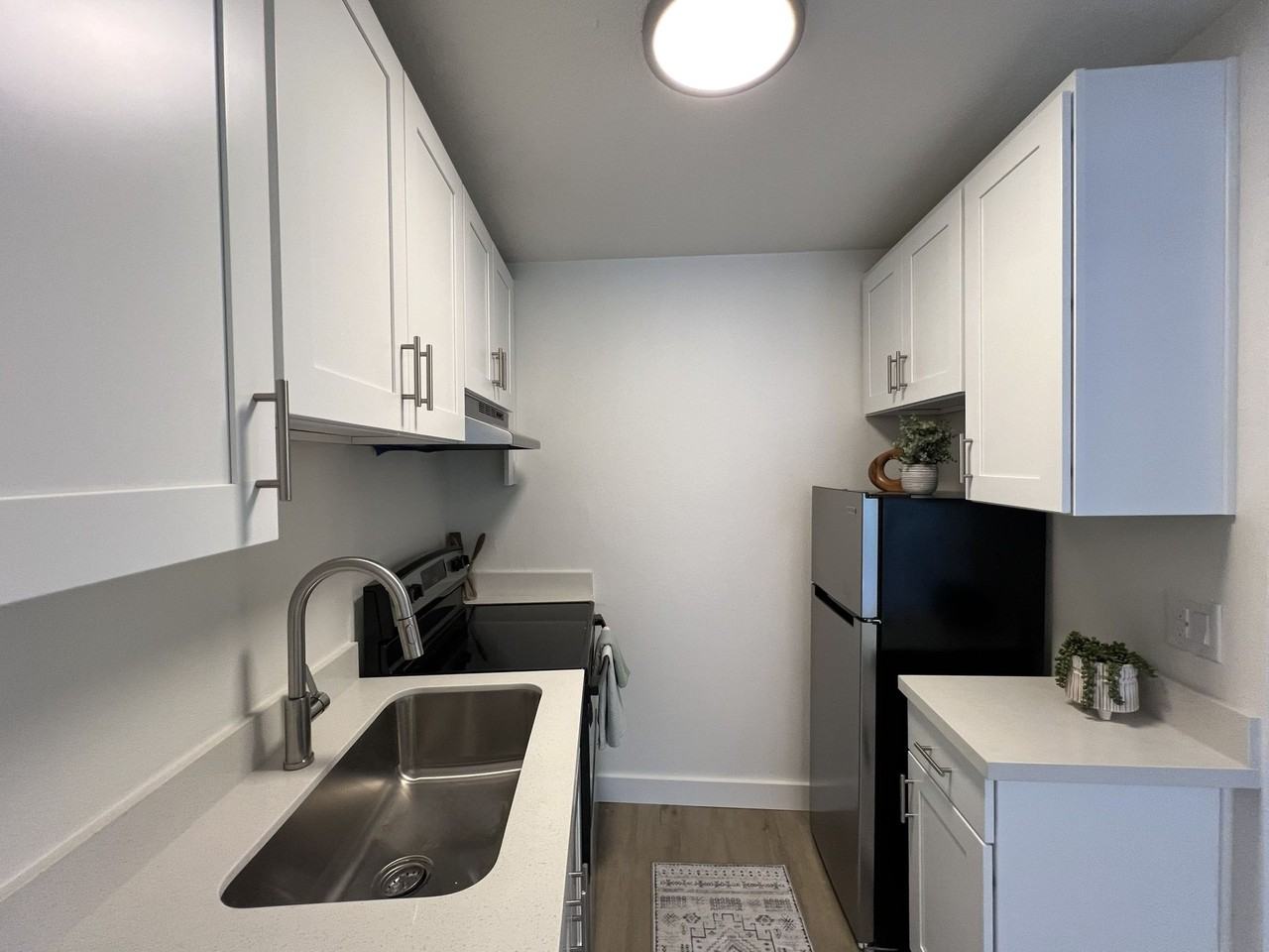 Crescent Apartments - Photo 4 of 25