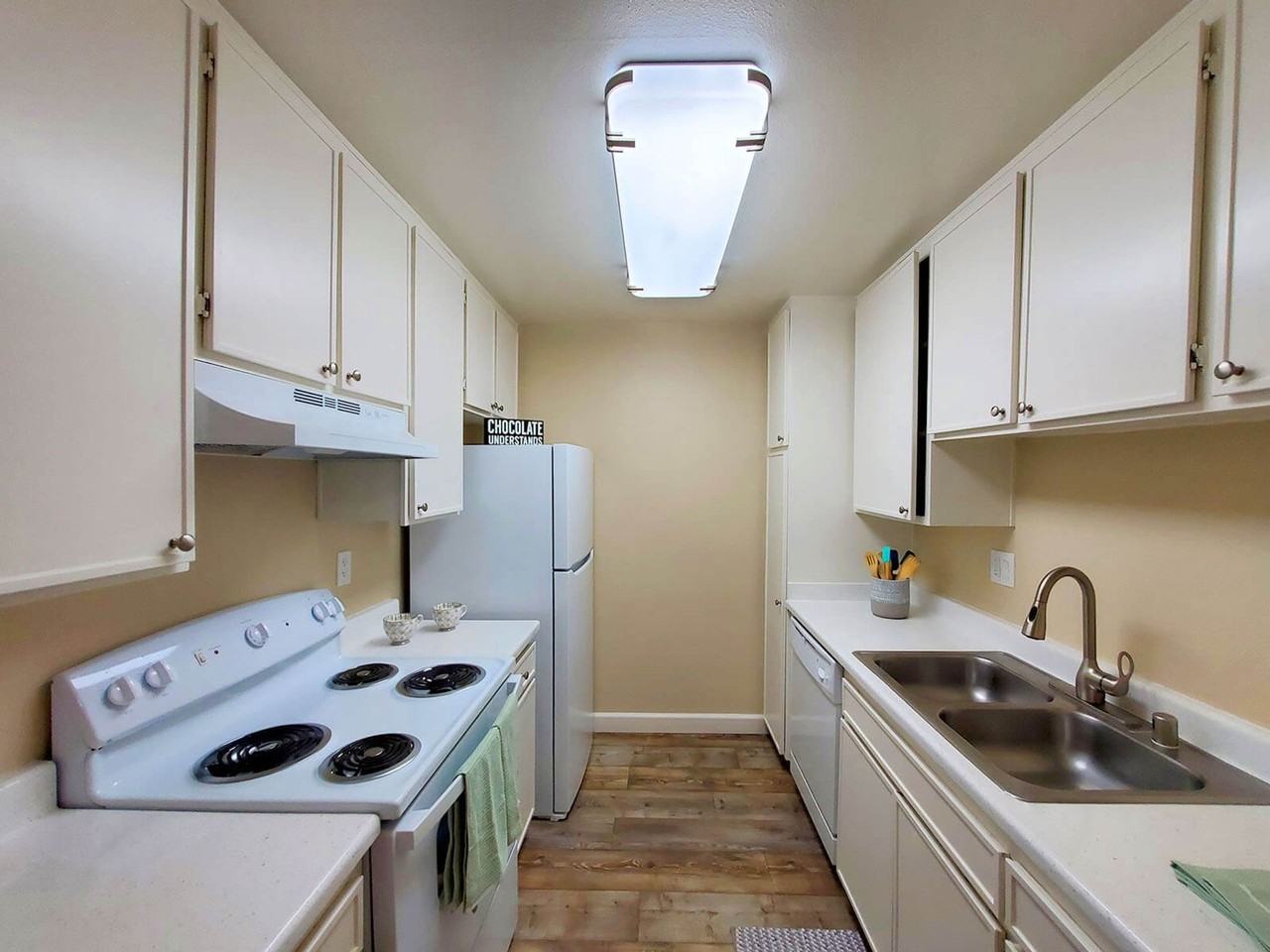 Stoneridge Apartments! - Photo 4 of 12