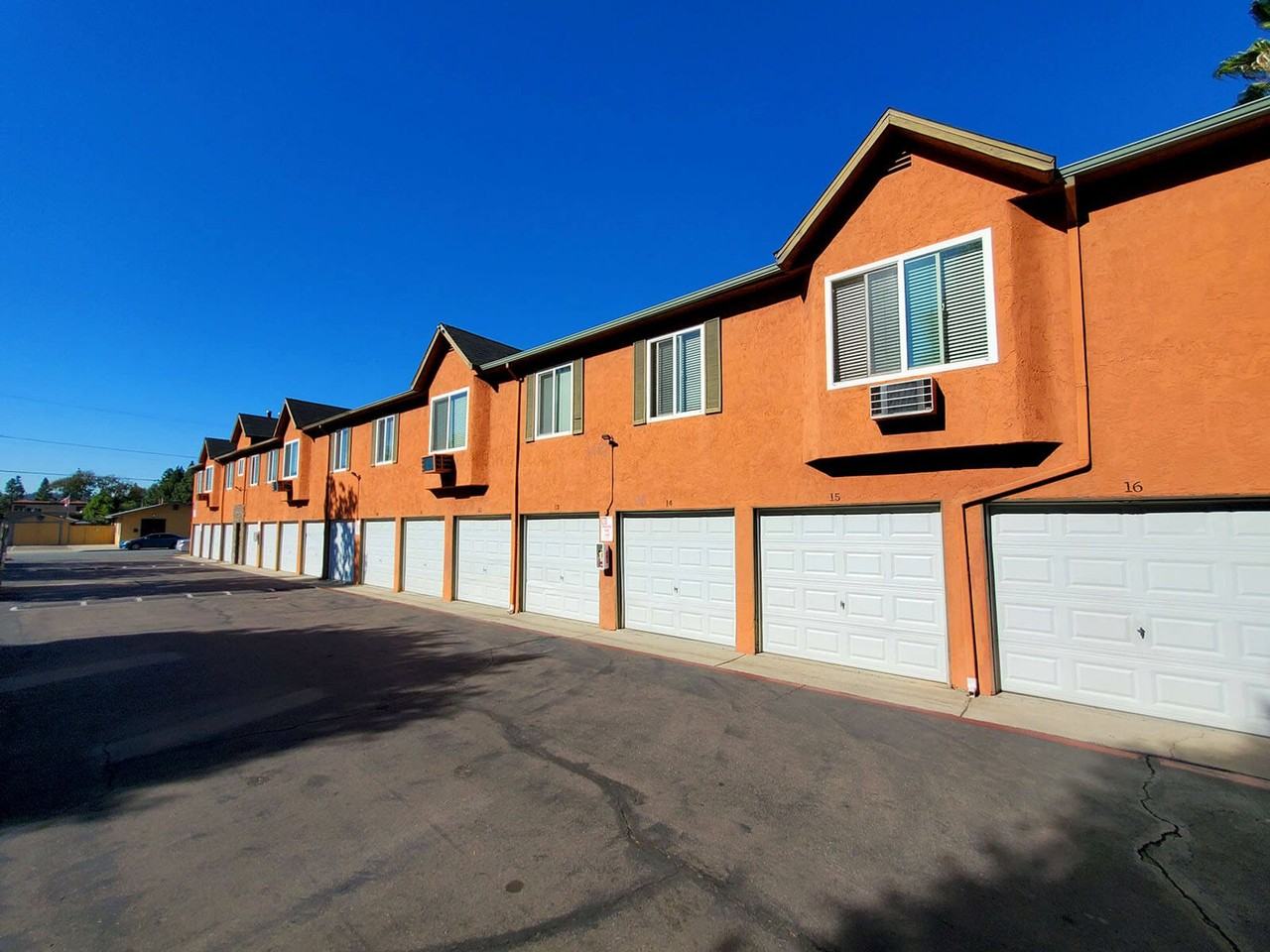 Stoneridge Apartments! - Photo 5 of 12