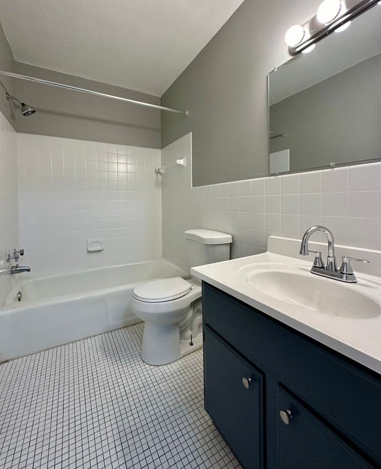 3753 Girard Ave N - Photo 3 of 21