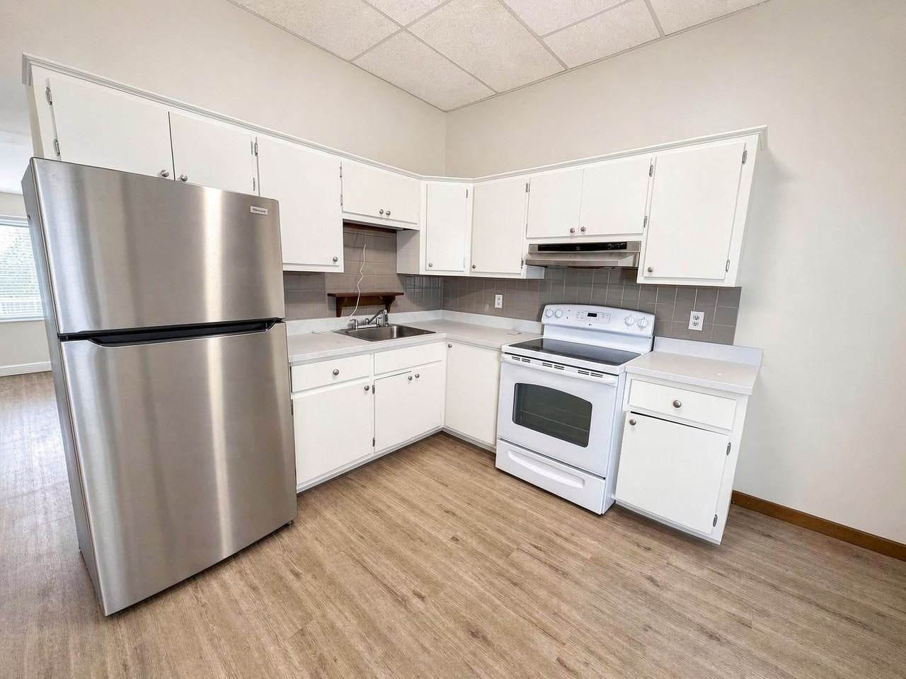 216 Central Street Lowell, MA 01852 - Photo 2 of 19