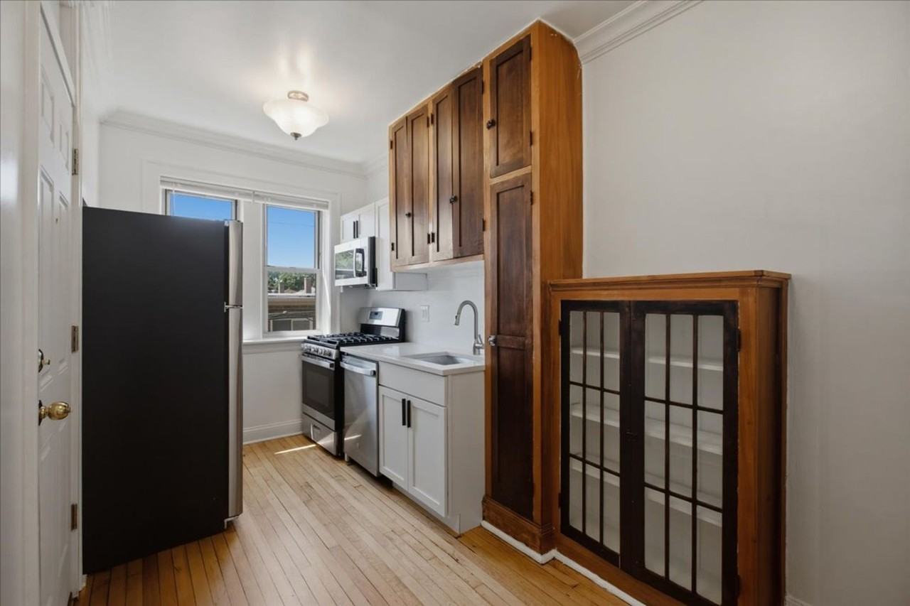 1727 W Thorndale Ave #2B - Photo 5 of 10
