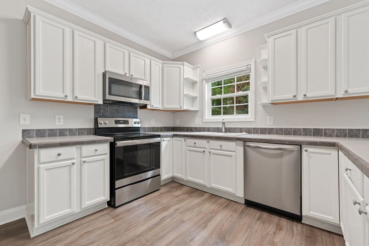 116 Justice St - Photo 2 of 17