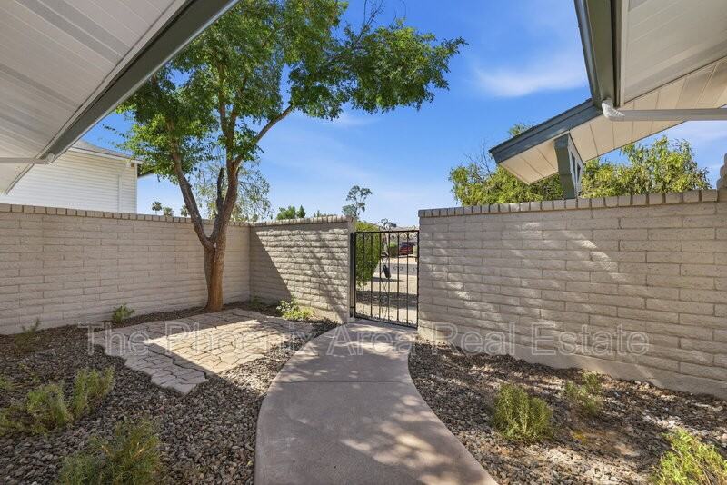 447 E Carson Dr - Photo 7 of 39