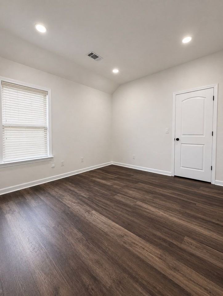 705 Evanwood Dr - Photo 3 of 24