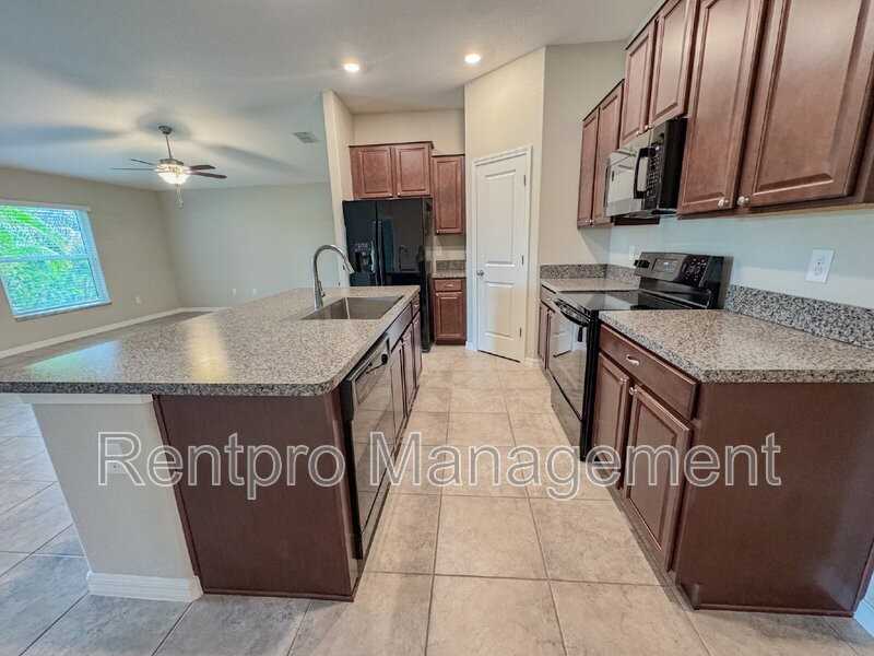 17132 White Mangrove Dr - Photo 4 of 22
