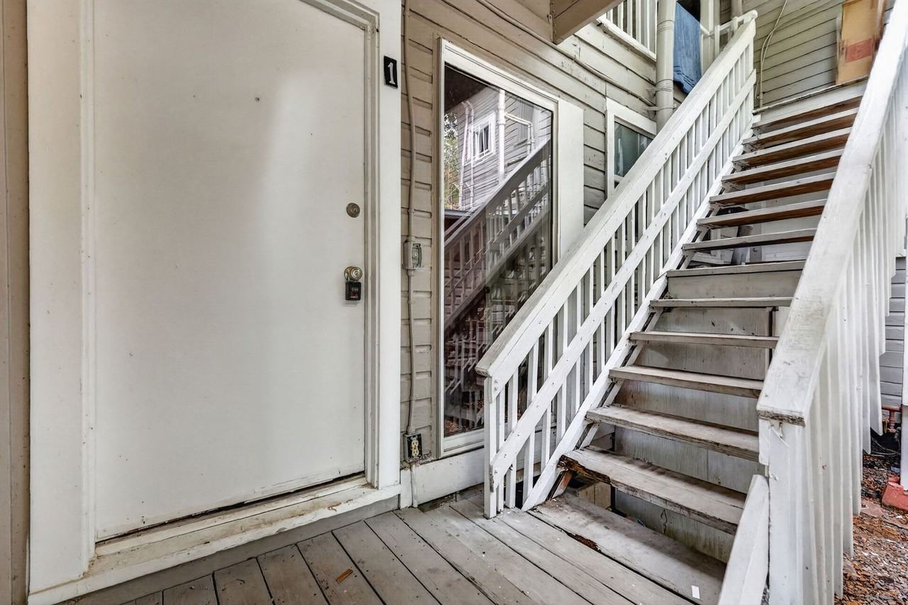 527 E Lemon Ave #3 - Photo 4 of 20