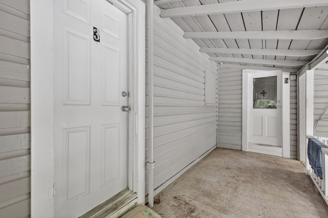 527 E Lemon Ave #3 - Photo 5 of 20