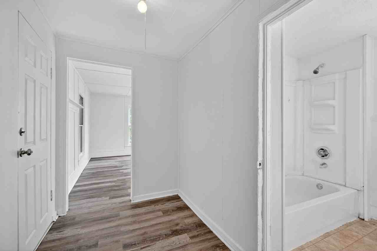 527 E Lemon Ave #3 - Photo 7 of 20