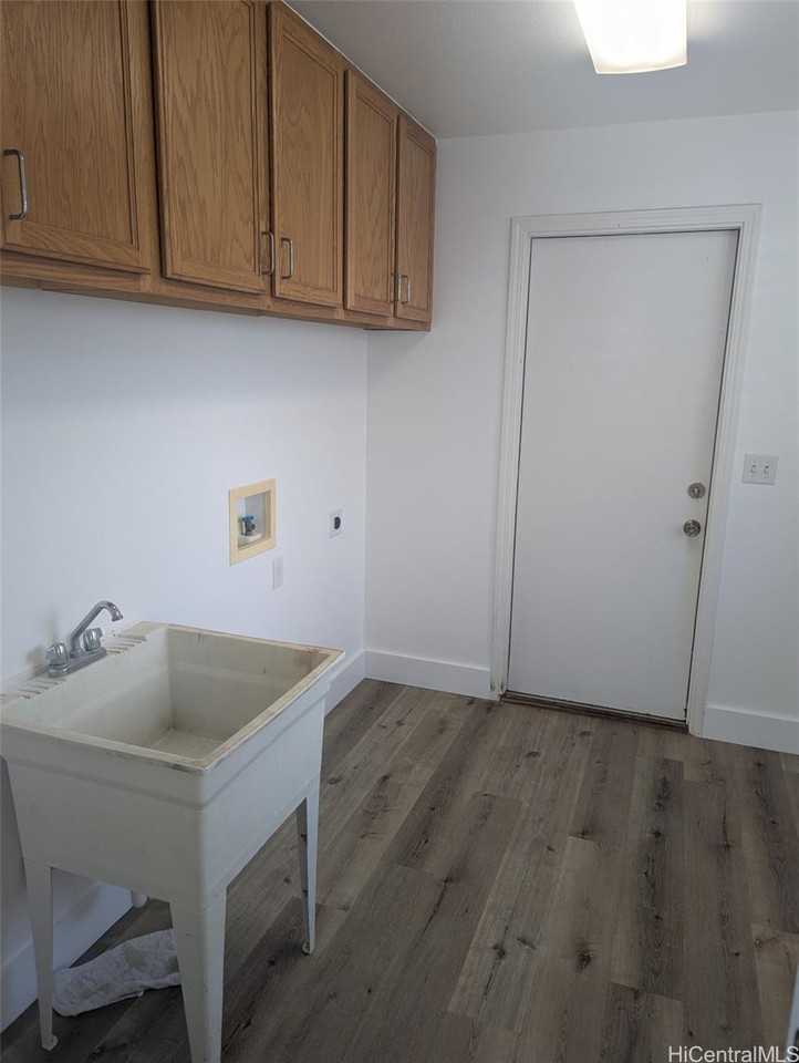 1614 10th Ave #C - Photo 5 of 8