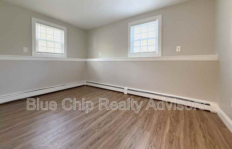 29 Stonehenge Rd #6 - Photo 4 of 7
