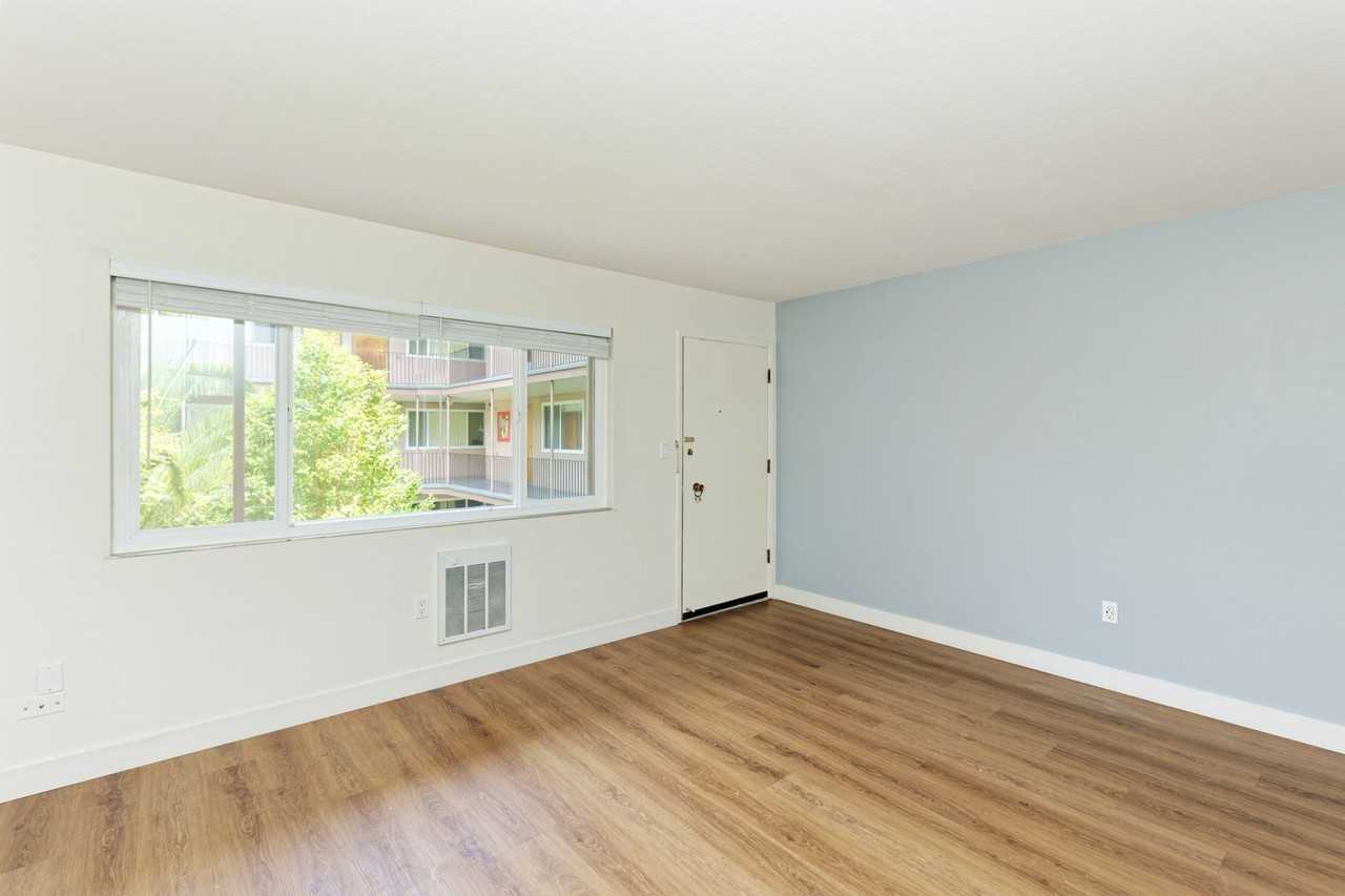 540 Callan Avenue - Photo 6 of 40