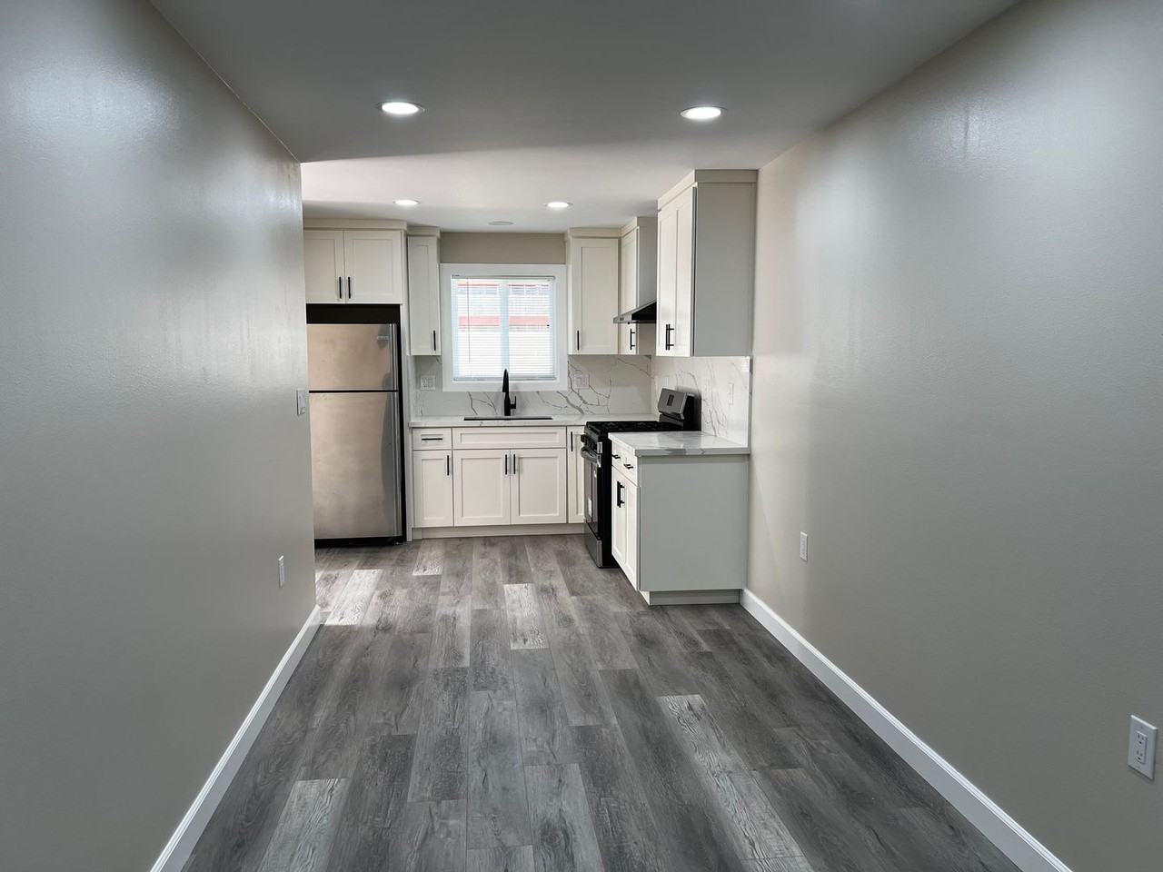 7820 1/2 Farmland Ave - Photo 5 of 18