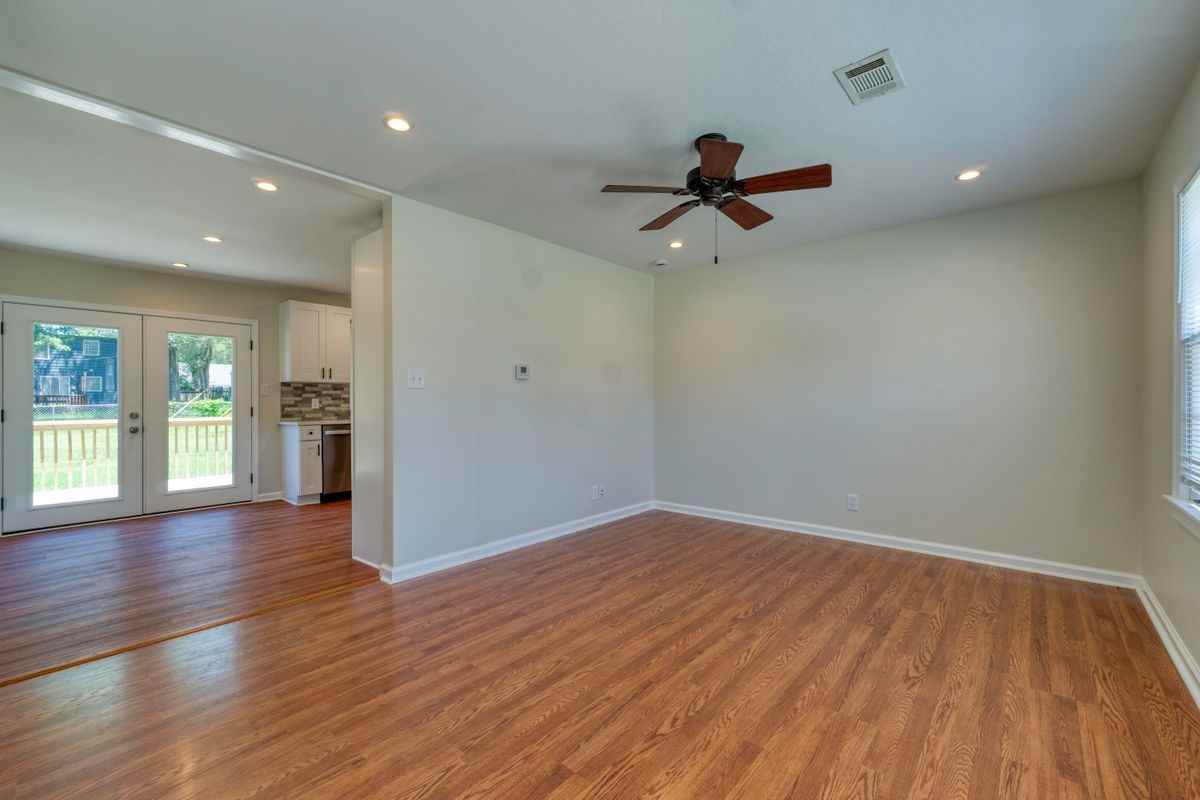 10622 W 57th St - Photo 5 of 18