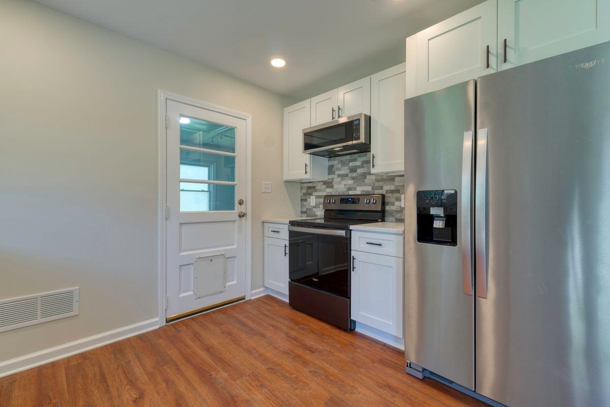 10622 W 57th St - Photo 7 of 18