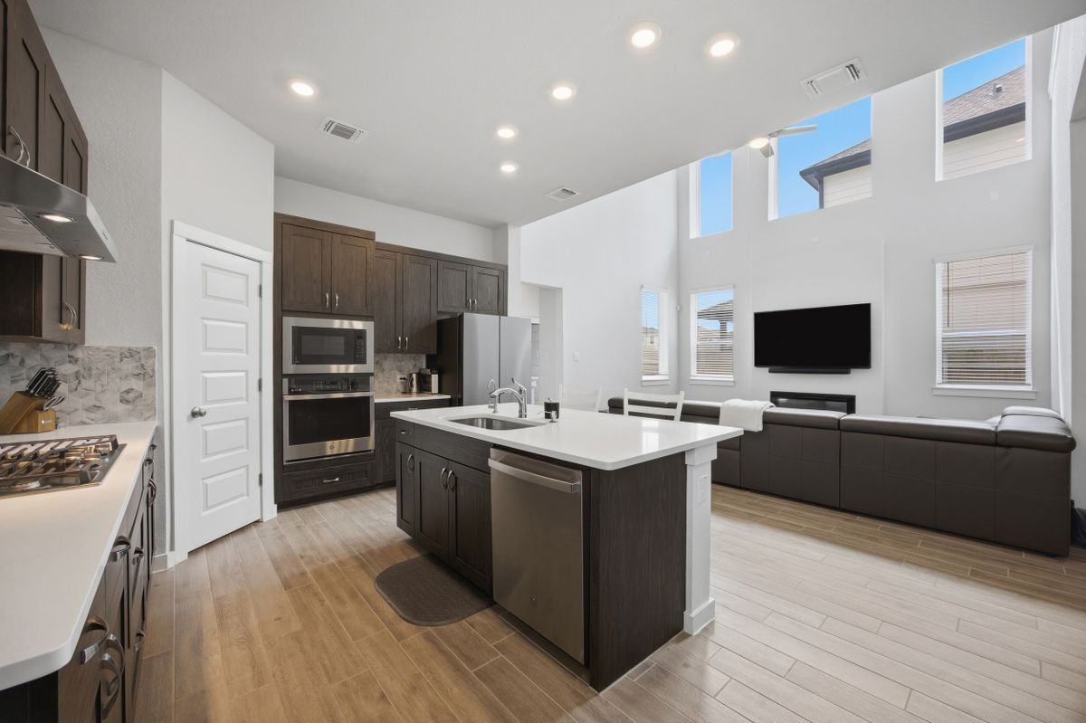 12420 Sea Gull Way - Photo 3 of 36