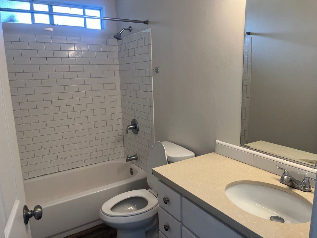 526 California Ave - Photo 3 of 9