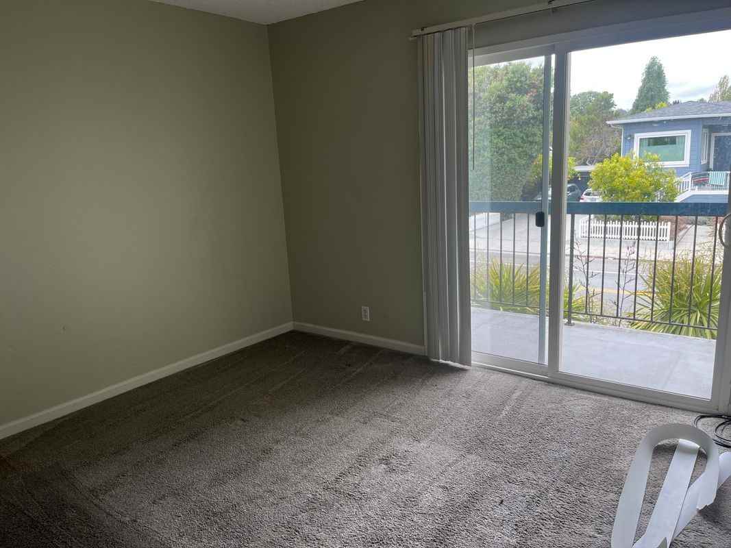 526 California Ave - Photo 4 of 9