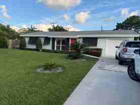 474 Ne 38th St - Photo 1 of 1