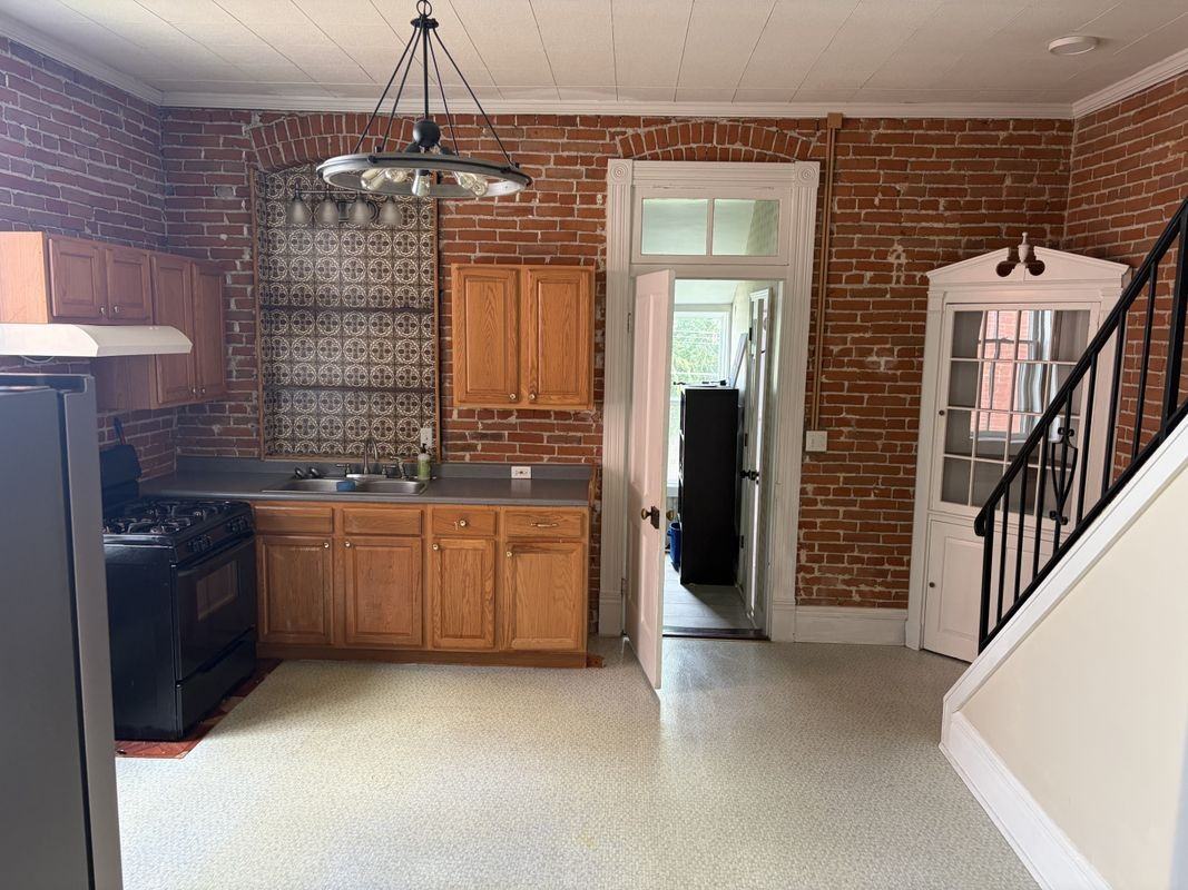 410 S 2nd St - Photo 4 of 11