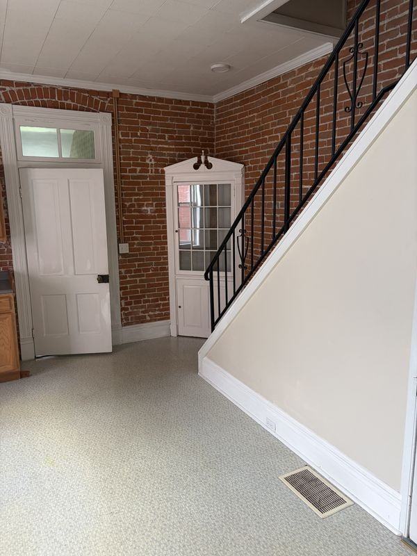 410 S 2nd St - Photo 5 of 11