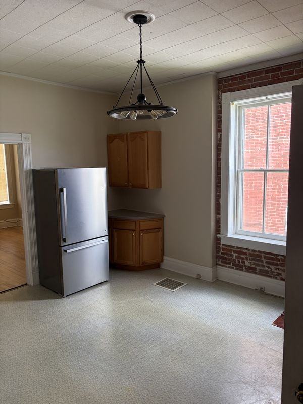 410 S 2nd St - Photo 6 of 11