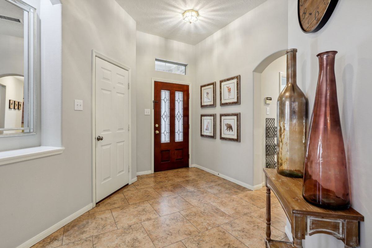 183 N Millport Cir - Photo 4 of 22