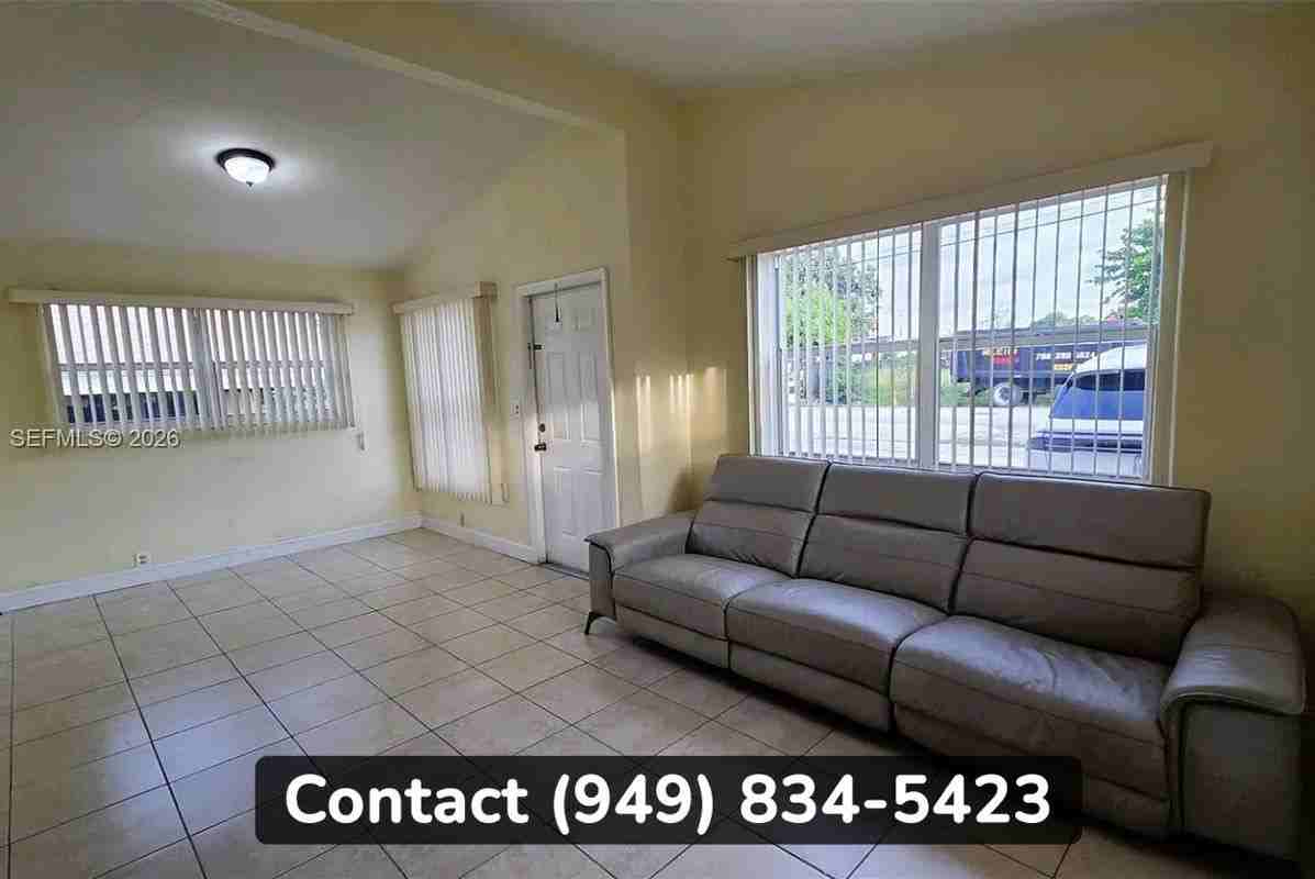 2345 Nw 55th St - Photo 3 of 10