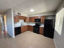 featured image of 329 N 11th St