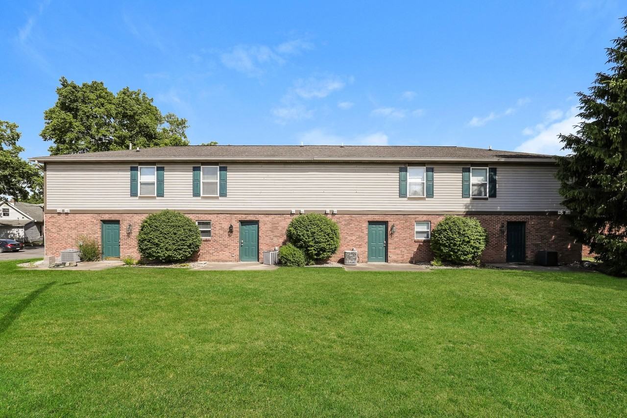 1001 Fannon Dr - Photo 4 of 39